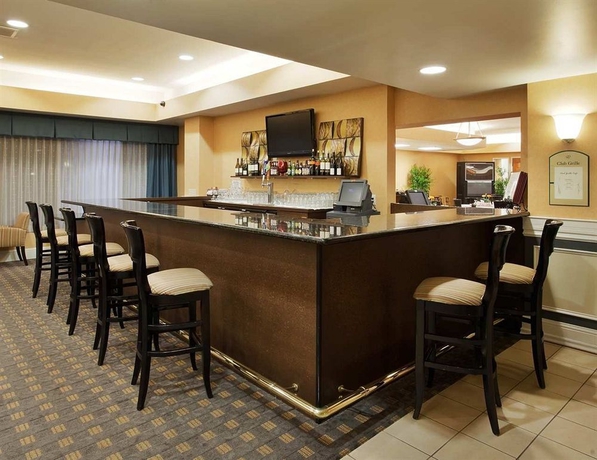 Imagen del bar/restaurante del Hotel Doubletree By Hilton Livermore, Ca. Foto 3