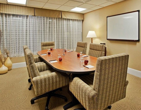 Imagen de los interiores del Hotel Doubletree By Hilton Livermore, Ca. Foto 10
