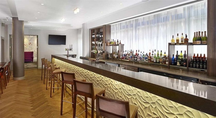 Imagen del bar/restaurante del Hotel Doubletree By Hilton London Angel Kings Cross. Foto 4