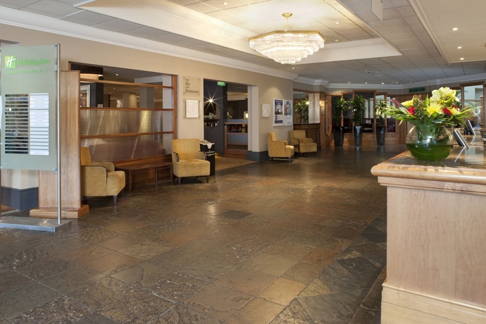 Imagen de los interiores del Hotel Doubletree By Hilton London Elstree. Foto 9