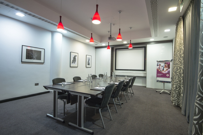 Imagen de los interiores del Hotel Doubletree By Hilton London Kensington. Foto 13