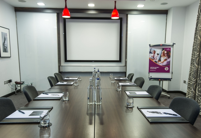 Imagen de los interiores del Hotel Doubletree By Hilton London Kensington. Foto 15