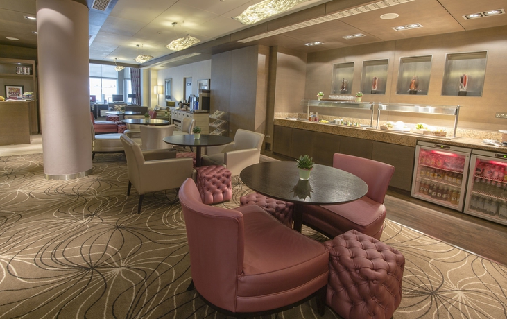 Imagen del bar/restaurante del Hotel Doubletree By Hilton London Kensington. Foto 6
