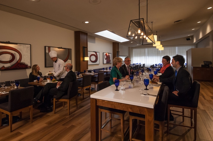 Imagen del bar/restaurante del Hotel Doubletree By Hilton London Ontario. Foto 1