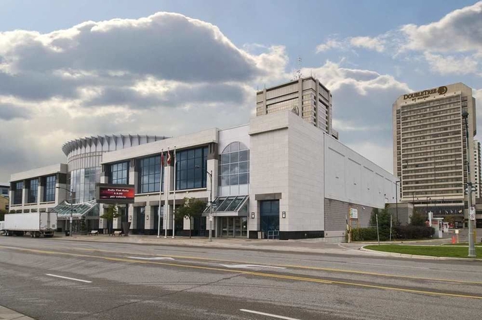 Imagen de los exteriores del Hotel Doubletree By Hilton London Ontario. Foto 9