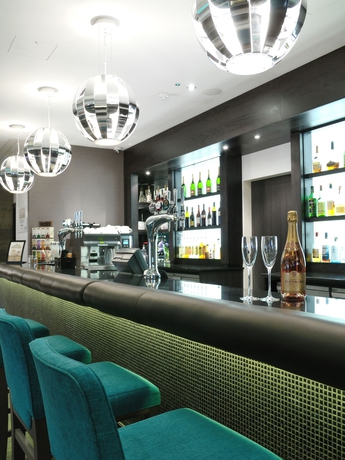 Imagen del bar/restaurante del Hotel Doubletree By Hilton London West End. Foto 2