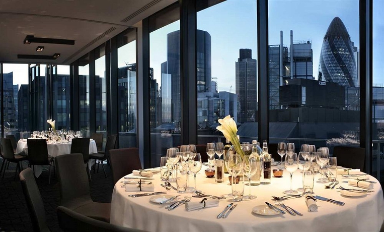 Imagen del bar/restaurante del Hotel Doubletree By Hilton London -tower Of London. Foto 2