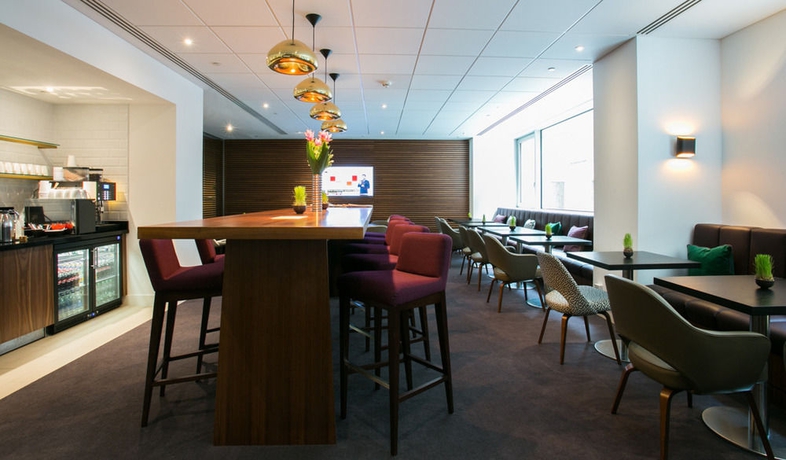 Imagen del bar/restaurante del Hotel Doubletree By Hilton London -tower Of London. Foto 4
