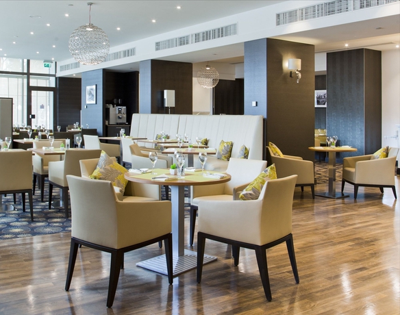 Imagen del bar/restaurante del Hotel Doubletree By Hilton Luxembourg. Foto 4