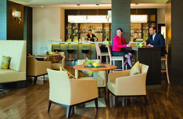 Imagen del bar/restaurante del Hotel Doubletree By Hilton Luxembourg. Foto 6