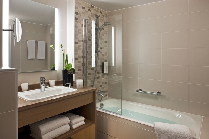 Imagen de la habitación del Hotel Doubletree By Hilton Lyon Eurexpo. Foto 9