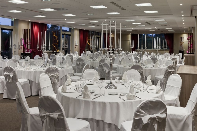 Imagen de los interiores del Hotel Doubletree By Hilton Lyon Eurexpo. Foto 11