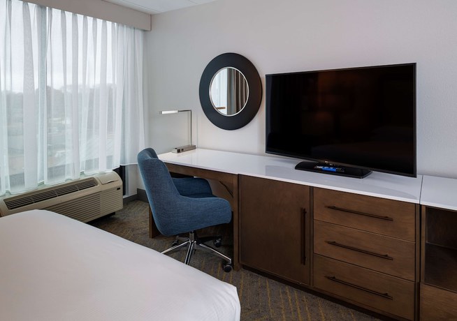 Imagen de la habitación del Hotel Doubletree By Hilton Madison East. Foto 9