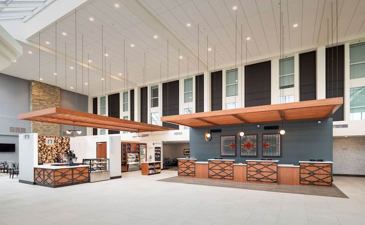 Imagen de los interiores del Hotel Doubletree By Hilton Madison East. Foto 18