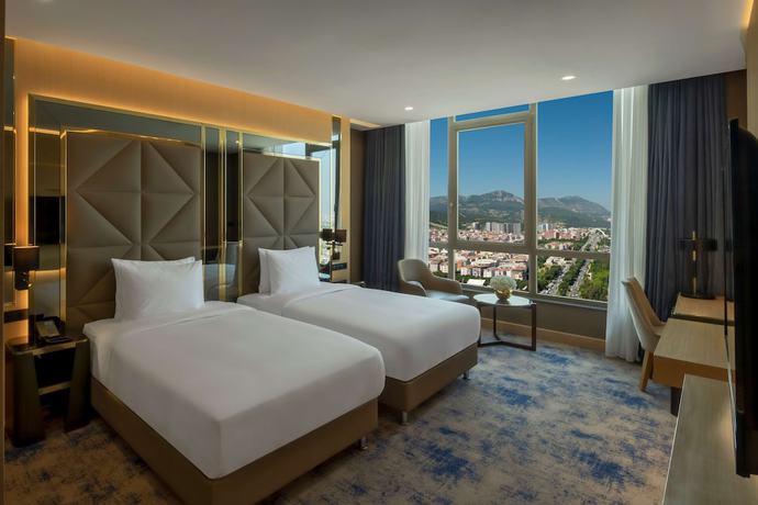 Imagen de la habitación del Hotel Doubletree By Hilton Manisa. Foto 11