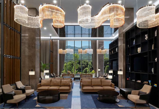 Imagen de los interiores del Hotel Doubletree By Hilton Manisa. Foto 17