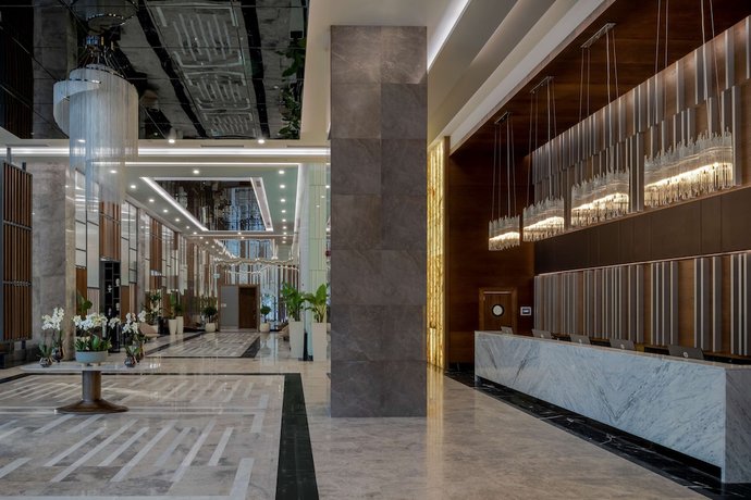 Imagen de los interiores del Hotel Doubletree By Hilton Manisa. Foto 18