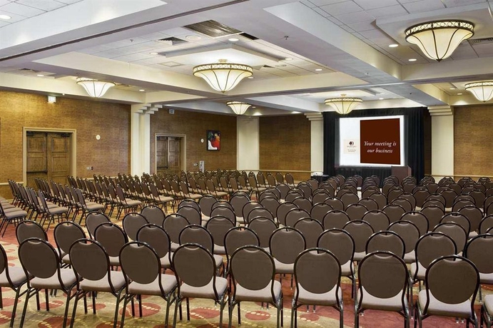 Imagen de los interiores del Hotel Doubletree By Hilton Memphis Downtown. Foto 8