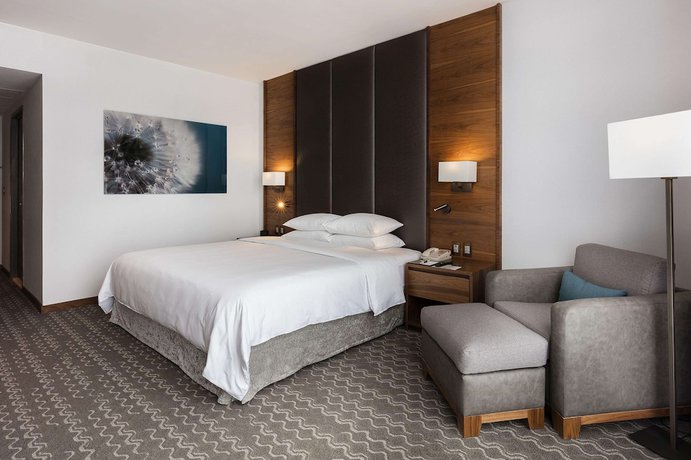 Imagen de la habitación del Hotel Doubletree By Hilton Mexico City Santa Fe. Foto 8