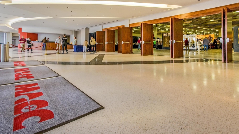 Imagen de los interiores del Hotel Doubletree By Hilton Miami Airport and Convention Center. Foto 7