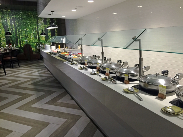 Imagen del bar/restaurante del Hotel Doubletree By Hilton Miami Airport and Convention Center. Foto 3