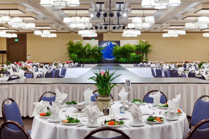 Imagen de los interiores del Hotel Doubletree By Hilton Miami Airport and Convention Center. Foto 8