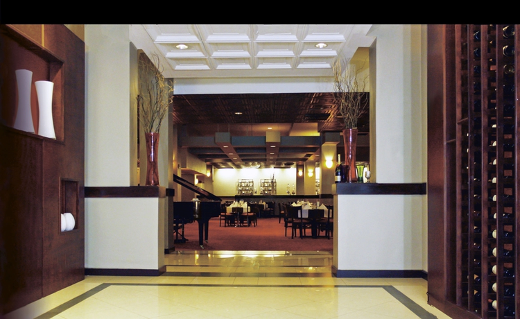 Imagen del bar/restaurante del Hotel Doubletree By Hilton Miami Airport and Convention Center. Foto 4