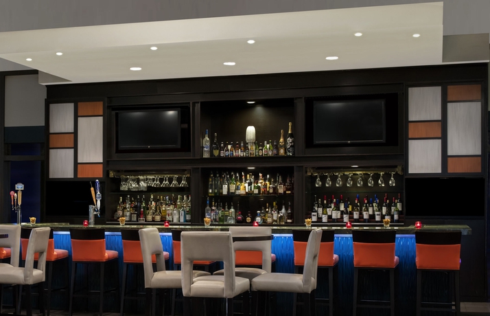 Imagen de los interiores del Hotel Doubletree By Hilton Miami Airport and Convention Center. Foto 9