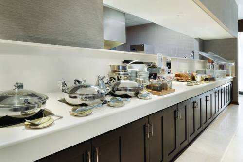 Imagen de la habitación del Hotel Doubletree By Hilton Milwaukee - Brookfield. Foto 1