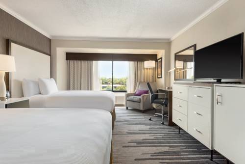 Imagen de la habitación del Hotel Doubletree By Hilton Milwaukee - Brookfield. Foto 5