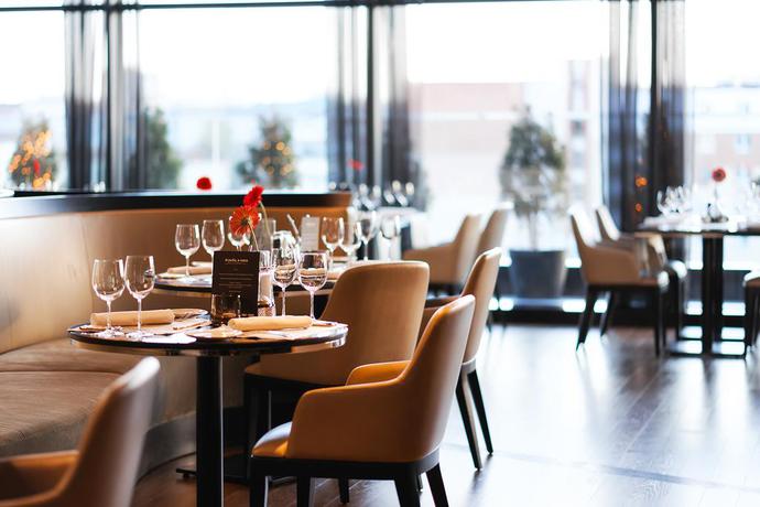 Imagen del bar/restaurante del Hotel Doubletree By Hilton Minsk. Foto 4