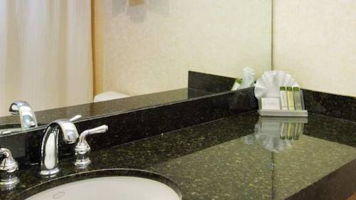 Imagen de la habitación del Hotel Doubletree By Hilton Missoula Edgewater. Foto 5