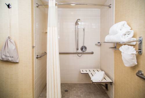 Imagen de la habitación del Hotel Doubletree By Hilton Modesto. Foto 4