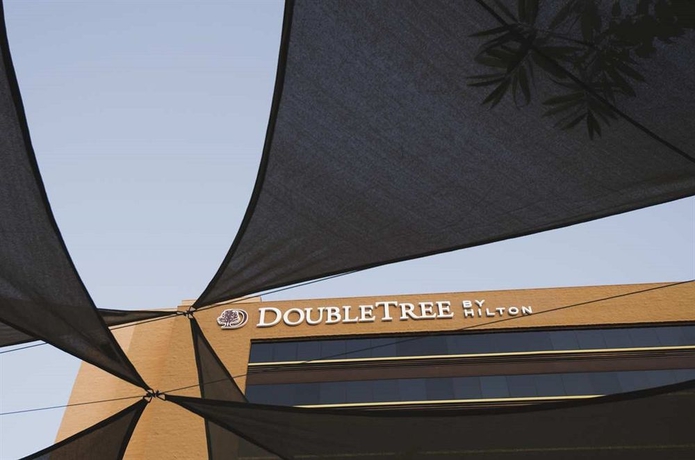 Imagen de los exteriores del Hotel Doubletree By Hilton Monrovia - Pasadena Area. Foto 3