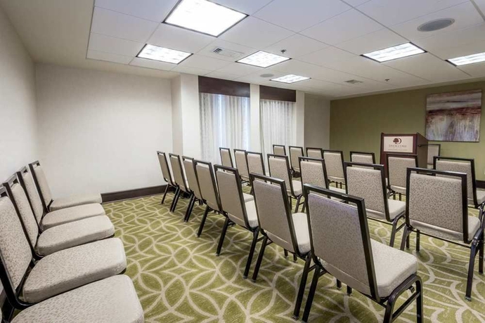 Imagen de los interiores del Hotel Doubletree By Hilton Montgomery. Foto 13