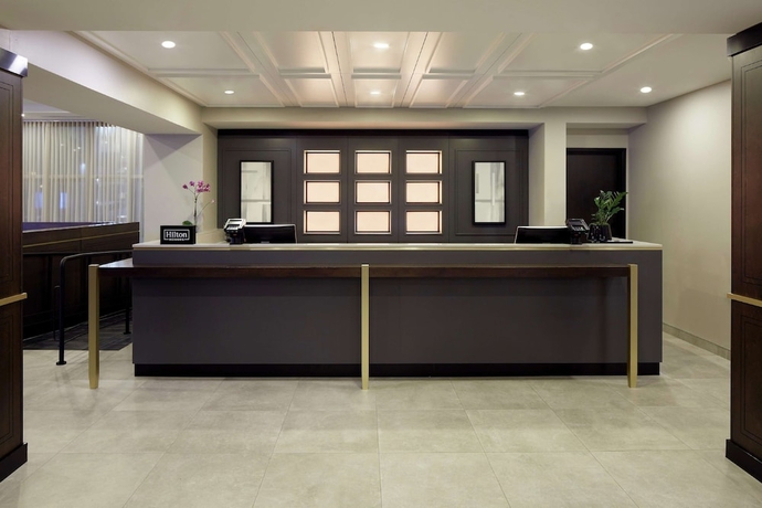 Imagen de los interiores del Hotel Doubletree By Hilton Montreal Airport. Foto 17