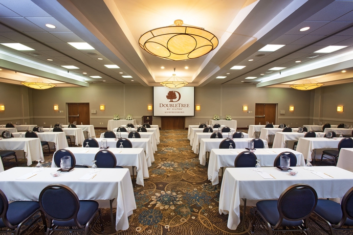 Imagen de los interiores del Hotel Doubletree By Hilton Murfreesboro. Foto 8