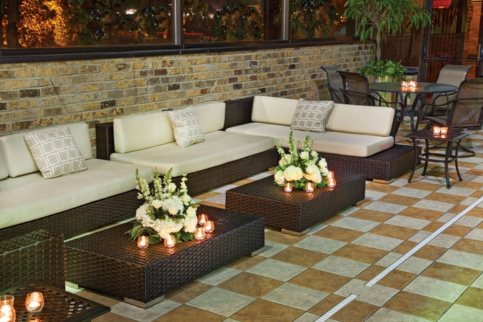 Imagen de la piscina del Hotel Doubletree By Hilton Murfreesboro. Foto 15