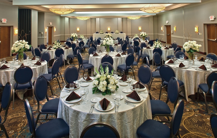Imagen de los interiores del Hotel Doubletree By Hilton Murfreesboro. Foto 11