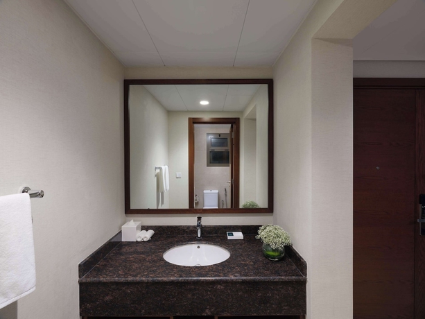 Imagen de la habitación del Hotel Doubletree By Hilton Muscat Qurum. Foto 10