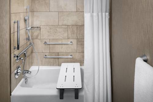 Imagen de la habitación del Hotel Doubletree By Hilton Nashua. Foto 6