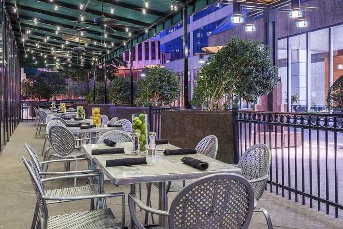Imagen del bar/restaurante del Hotel Doubletree By Hilton Nashville Downtown. Foto 1