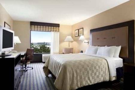 Imagen de la habitación del Hotel Doubletree By Hilton New Bern Riverfront. Foto 7