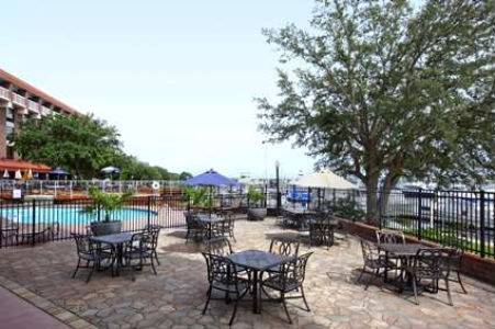 Imagen de la habitación del Hotel Doubletree By Hilton New Bern Riverfront. Foto 9