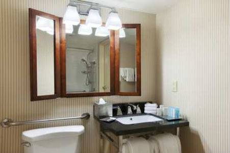Imagen de la habitación del Hotel Doubletree By Hilton New Bern Riverfront. Foto 10