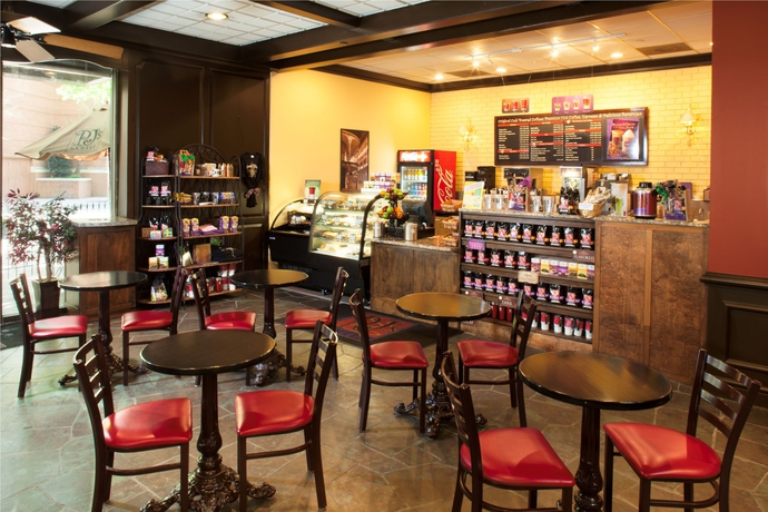 Imagen del bar/restaurante del Hotel Doubletree By Hilton New Orleans. Foto 3