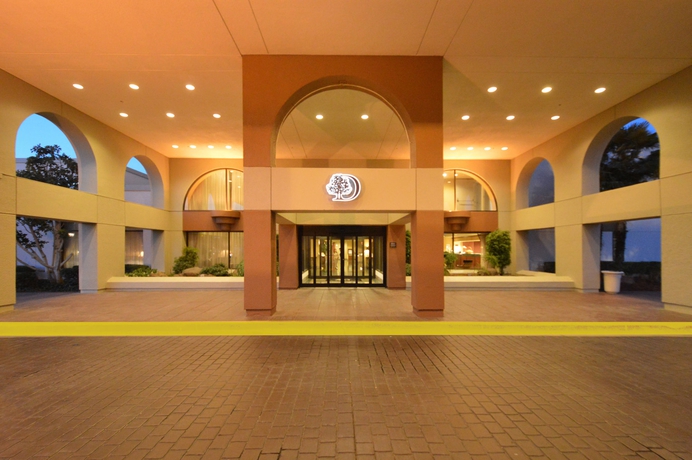 Imagen de los exteriores del Hotel Doubletree By Hilton Newark - Fremont. Foto 11