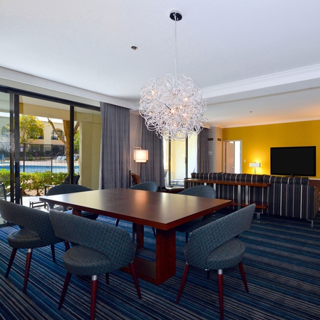 Imagen de la habitación del Hotel Doubletree By Hilton Newark - Fremont. Foto 6