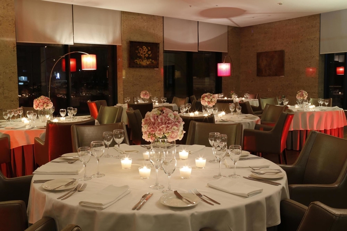 Imagen del bar/restaurante del Hotel Doubletree By Hilton Novosibirsk. Foto 3