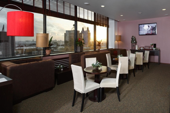 Imagen de los interiores del Hotel Doubletree By Hilton Novosibirsk. Foto 14